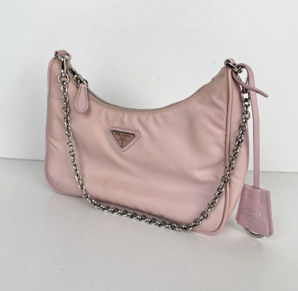 Prada Tessuto Re-Edition 2005 Shoulder Bag in Light Pink Nylon S08